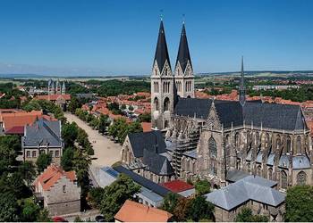 Halberstadt - Ihr Tor zum Harz | Blick auf den Dom mit Domplatz sowie der Liebfrauenkirche