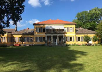 Zu einem Abendspaziergang durch den Gutspark Mahndorf wird am 6. Oktober eingeladen ©Tourist Information