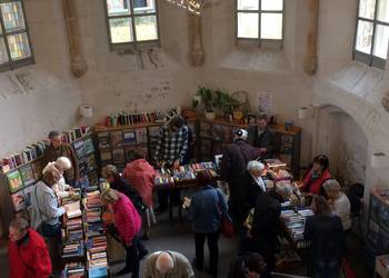 Stöbern lohnt sich beim beliebten Bücherflohmarkt in der Stadtbibliothek