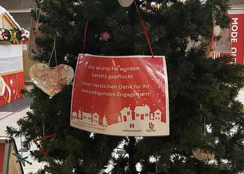 Alle Wünsche vom Halberstädter Wunschweihnachtsbaum wurden gepflückt