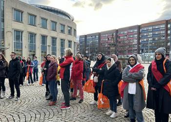 One Billion Rising – mehr als 60 Frauen setzen in Halberstadt ein Zeichen gegen Gewalt ©Jeannette Schroeder