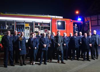 Das Einsatzfahrzeug Ströbeck „LF10“ wurde zur Jahreshauptversammlung der Ortsfeuerwehr übergeben