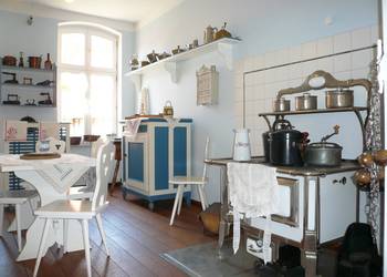 Blick in die museal umgestaltete Küche der Familie Schraube ©Städtisches Museum