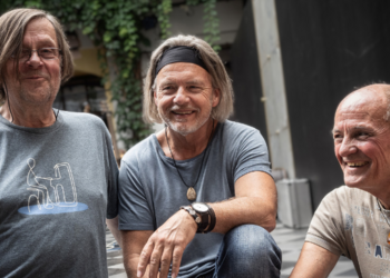 Das Paul Bartsch Akustik-Trio aus Halle (Saale) präsentiert: „Märchen aus kommenden Tagen“ ©Paul Bartsch Akustik-Trio