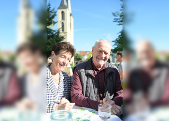 [(c): Holger Wegener]