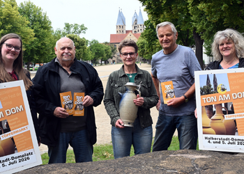 Die Organisatoren freuen sich auf „Ton am Dom“ in Halberstadt ©Pressestelle Stadt Halberstadt Die Organisatoren freuen sich auf „Ton am Dom“ in Halberstadt ©Pressestelle Stadt Halberstadt
