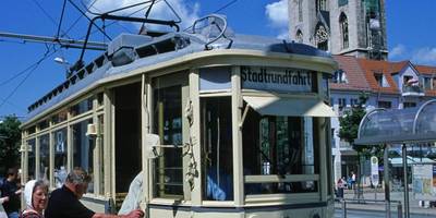 stadtrundfahrt mit der historischen straszenbahn