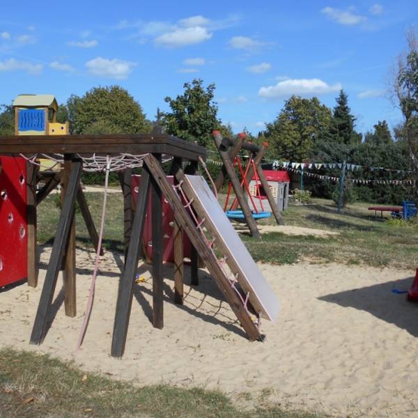 Klettergerüst [(c) KITA Holzbergwichtel]