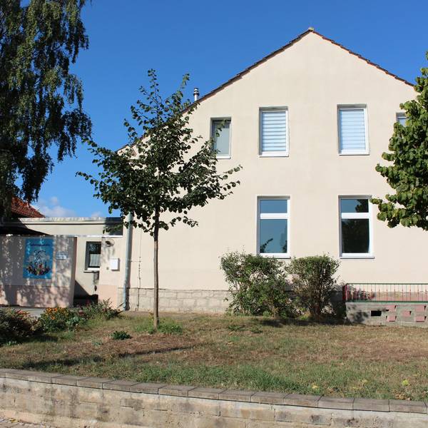 Kita Storchenkinder Emersleben - Außenansicht &copy;Kita Emersleben