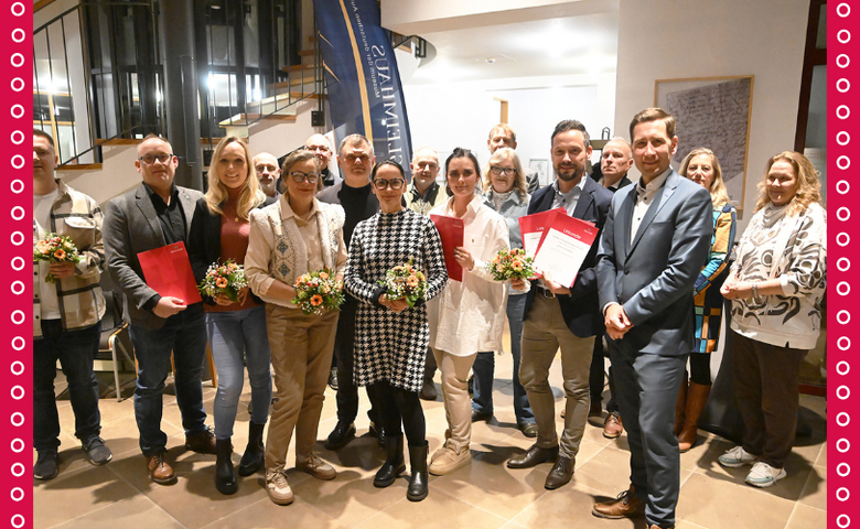 Preisträger, Jury und Organisatoren des Fassaden- und Stadtbildwettbewerbs bei der Preisverleihung im Gleimhaus