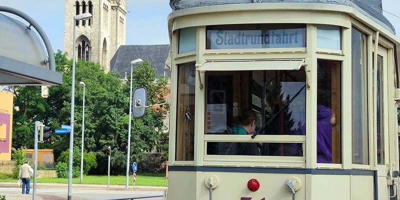 stadtrundfahrt historische stra enbahn darya bondar 4