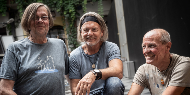 pm das paul bartsch akustik trio aus halle saale pr sentiert m rchen aus kommenden tagen