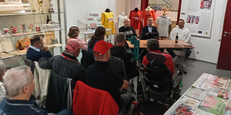 Impressionen vom Zeitzeugengespräch zur Jubiläumsausstellung mit „Andi“ und „Gerle“ und Moderator Bernd Waldow am 25.09.2025 (Städtisches Museum HBS). © Städtisches Museum PM 3. Impressionen vom Zeitzeugengespräch zur Jubiläumsausstellung mit „Andi“ und „Gerle“ und Moderator Bernd Waldow am 25.09.2025 (Städtisches Museum HBS)