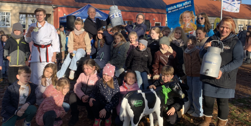 Eine Hofpause mal ganz anders Pausenspektakel „Milch für Alle“ an der Diesterwegschule