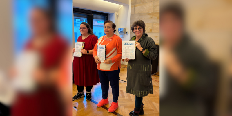 PM    Gewinnerinnen des Halberstädter Elfchenwettbewerbs ausgezeichnet (1)