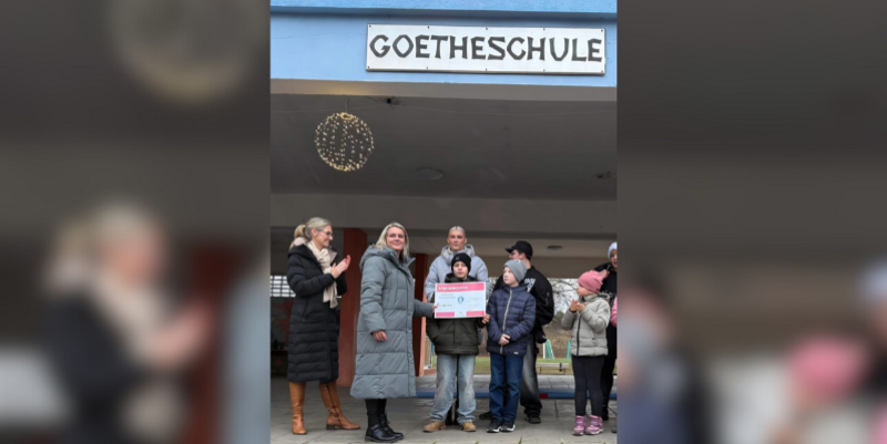 Kinder der Grundschule "Goethe" übergeben Spendenerlös © Grundschule "Goethe" PM Kinder der Grundschule Goethe übergeben Spendenerlös