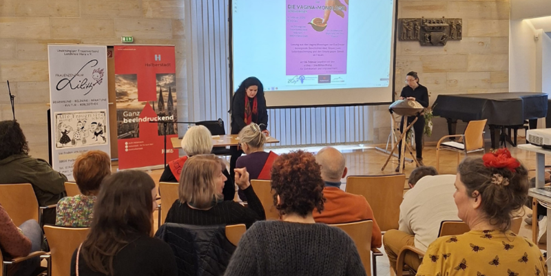PM   Bewegende Lesung zum V Day „Die Vagina Monologe“ begeistern im Halberstädter Rathaus Halberstadt (c) Stadt Halberstadt Andrea Schwarzloos 1