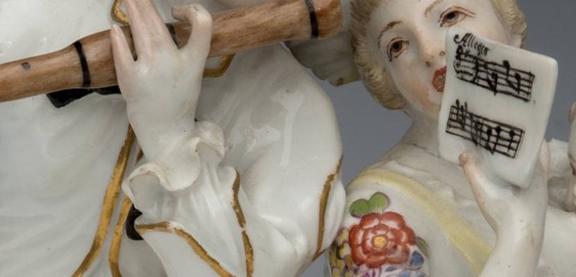 Johann Joachim Kaendler/Porzellan-Manufaktur Meißen: Flötenspielender Kavalier mit Familie, 1740/47, Sammlung Prof. Goepfert © Christoph Münstermann