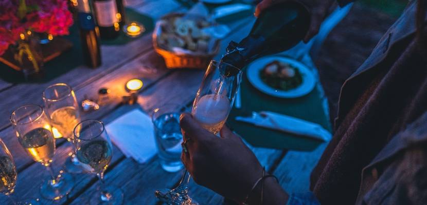 25 walking dinner pixabay 900px © 25_walking_dinner_pixabay.jpg