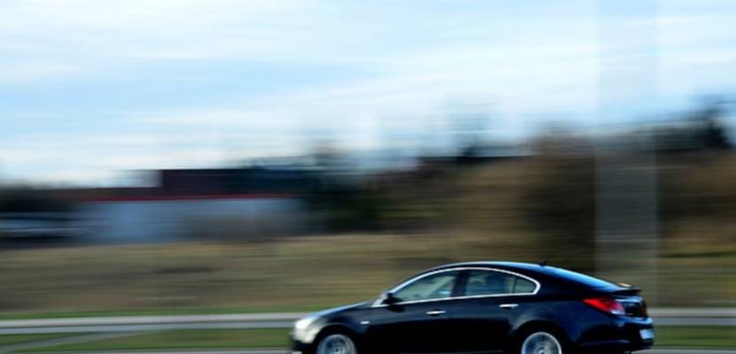 Überwachung Geschwindigkeiten © https://pixabay.com/de/photos/auto-fahren-geschwindigkeit-931948/