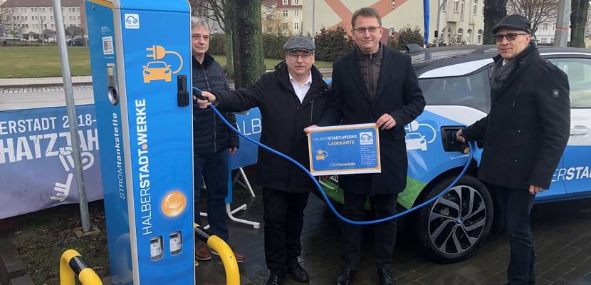 Stromtanken ab sofort an vier Standorten in Halberstadt per Ladekarte oder App möglich © Stadtwerke Halberstadt/Pressestelle