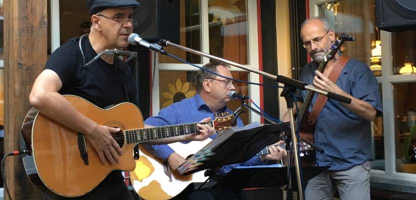 Die Band ,,Einmal im Monat&#34;