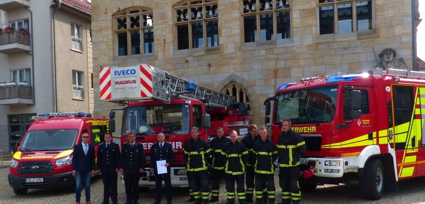 Hauptberufliche Wachbereitschaft empfängt den neuen Abteilungsleiter Herrn Ingo Wetzel (4. v. l.). © Nadine Röhrdanz/Pressestelle/Stadt Halberstadt