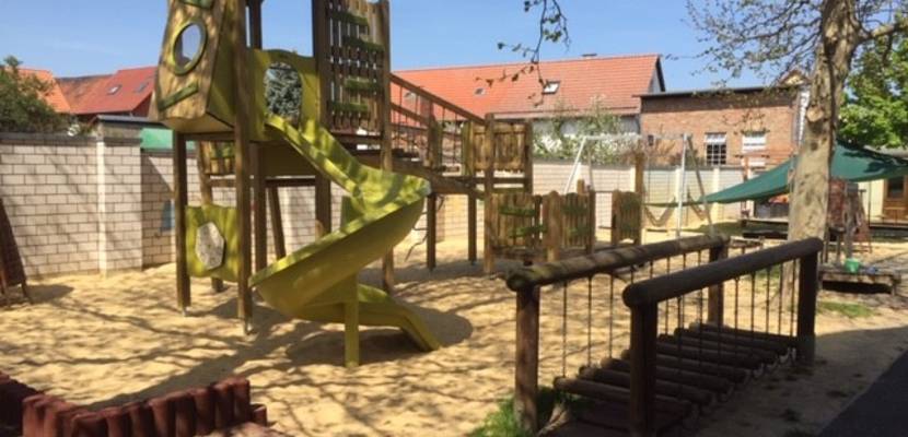 außenansicht spielplatz i