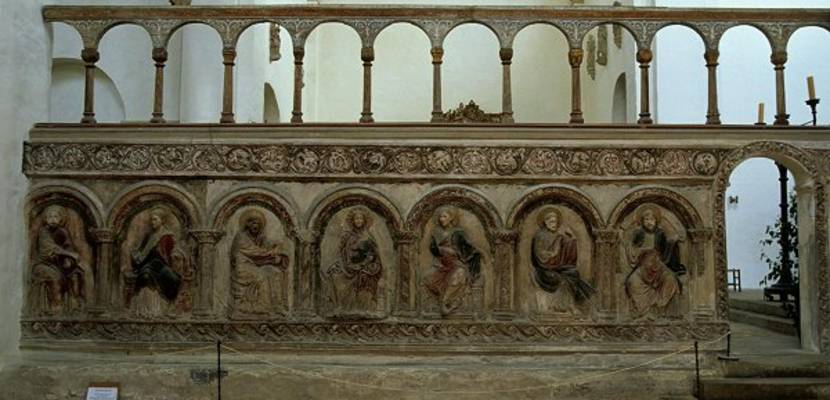 03_The famos altar screens of the Romanesque Church of