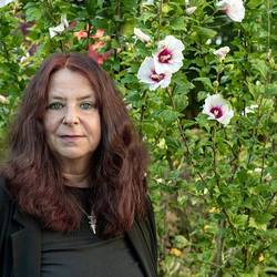https://www.halberstadt.de/var/cache/thumb_389665_1032_1_250_250_r4_jpeg_klein_annett_gröschner.jpeg